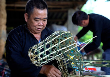 (LÀO CAI) NGỰA GIẤY - TẠO HÌNH CHO MỘT NIỀM TIN