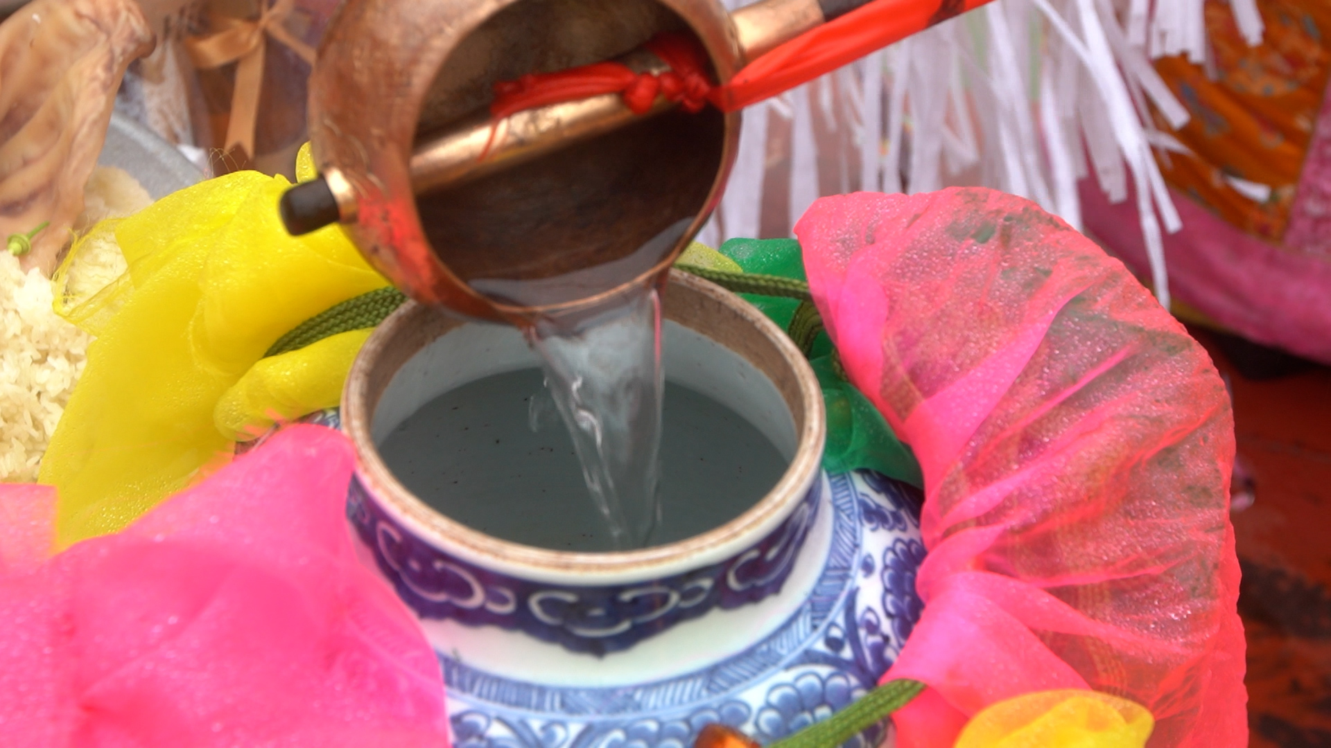 GIẢI MÃ NGHI LỄ 