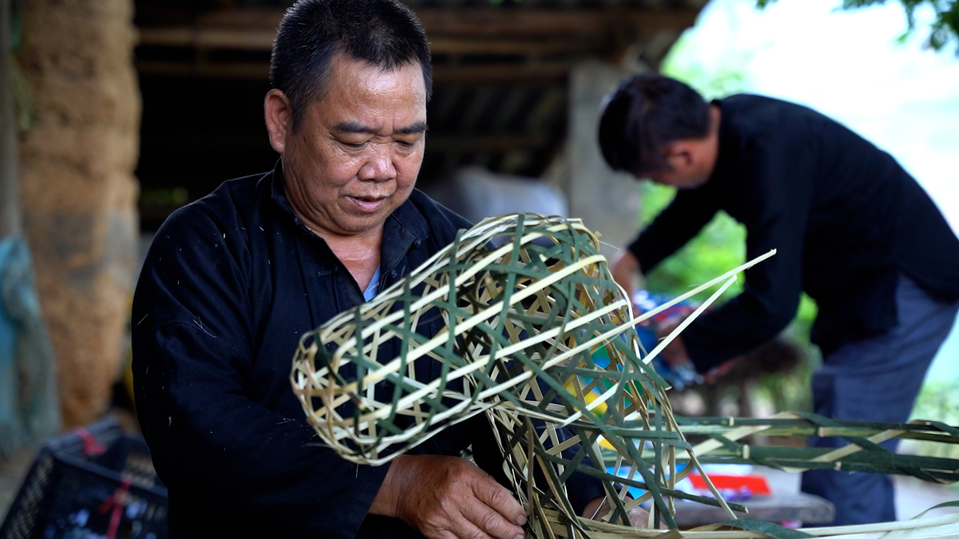 (LÀO CAI) NGỰA GIẤY - TẠO HÌNH CHO MỘT NIỀM TIN